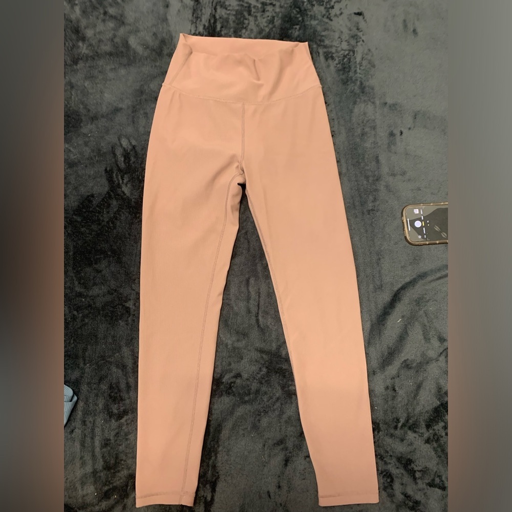 Beautiful size small leggings willo brand. Maeve color